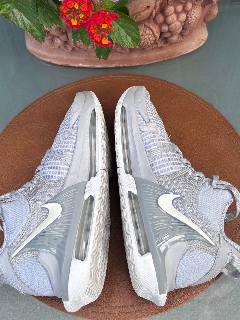 Nike Air LeBron Witness BB/VB Sneakers